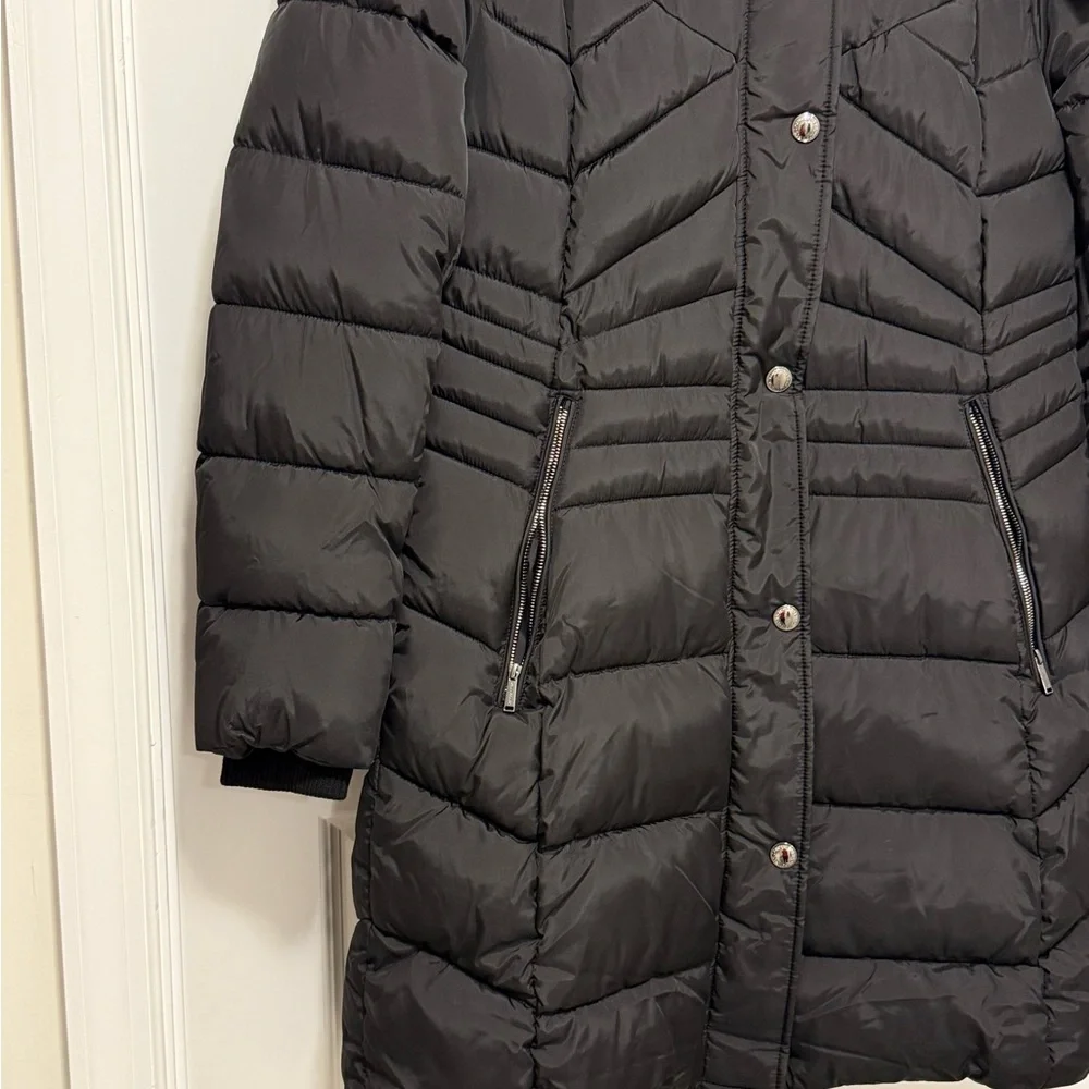 London Fog Women's Black Puffer Jacket with Detachable Faux Fur and Hood - Picture 3 of 9